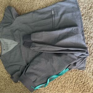 Figs Charcoal Scrub Set